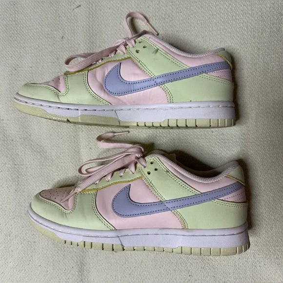 Nike Dunk Low Shoes Womens Size 7 Pastel Casual
Women's US 7 - Picture 4 of 8